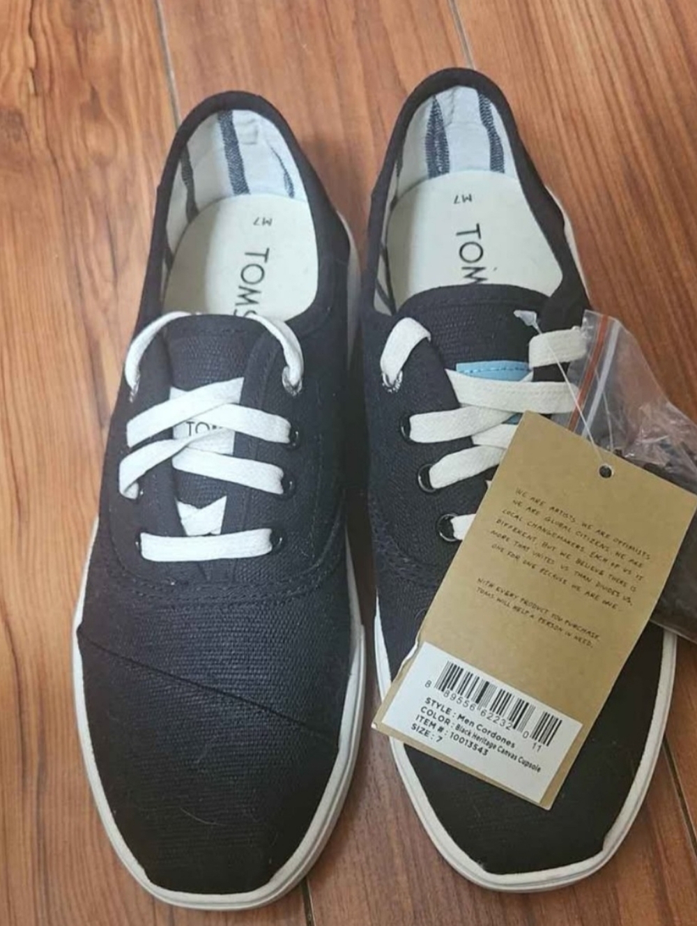 *NEW* Men's TOMS size 7 Venice Black Canvas Shoes